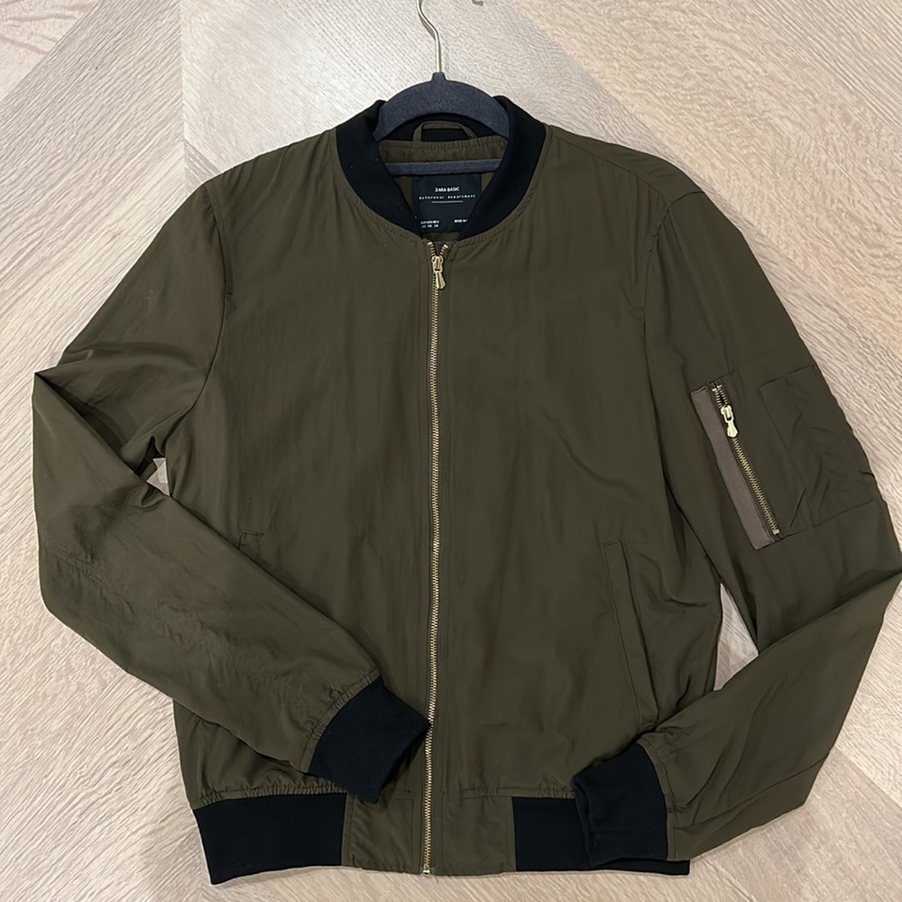 Zara lightweight bomber jacket. Olive green with gold zippers. Like new.